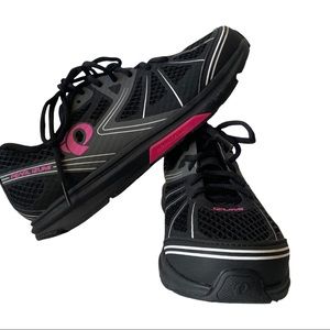 Pearl Izumi road fuel IV pink and black